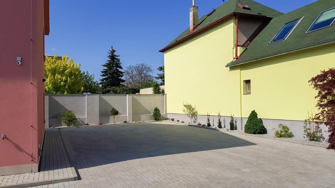Apartment De Luna Prague Luaran gambar