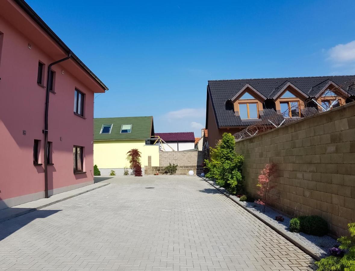 Apartment De Luna Prague Luaran gambar